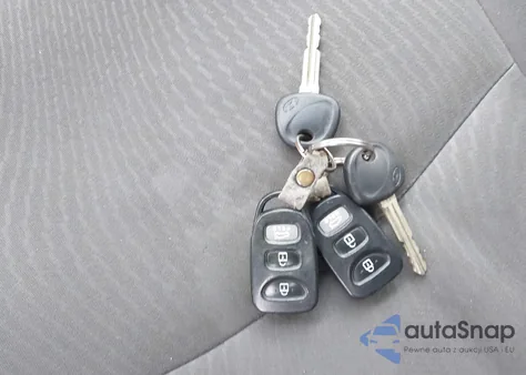 2014 Hyundai Elantra Se z USA, uszkodzony, nr VIN 5NPDH4AE5EH534861